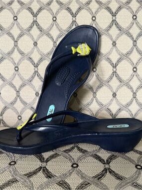 OkaB Navy Blue Sandals Size ML Made In USA
